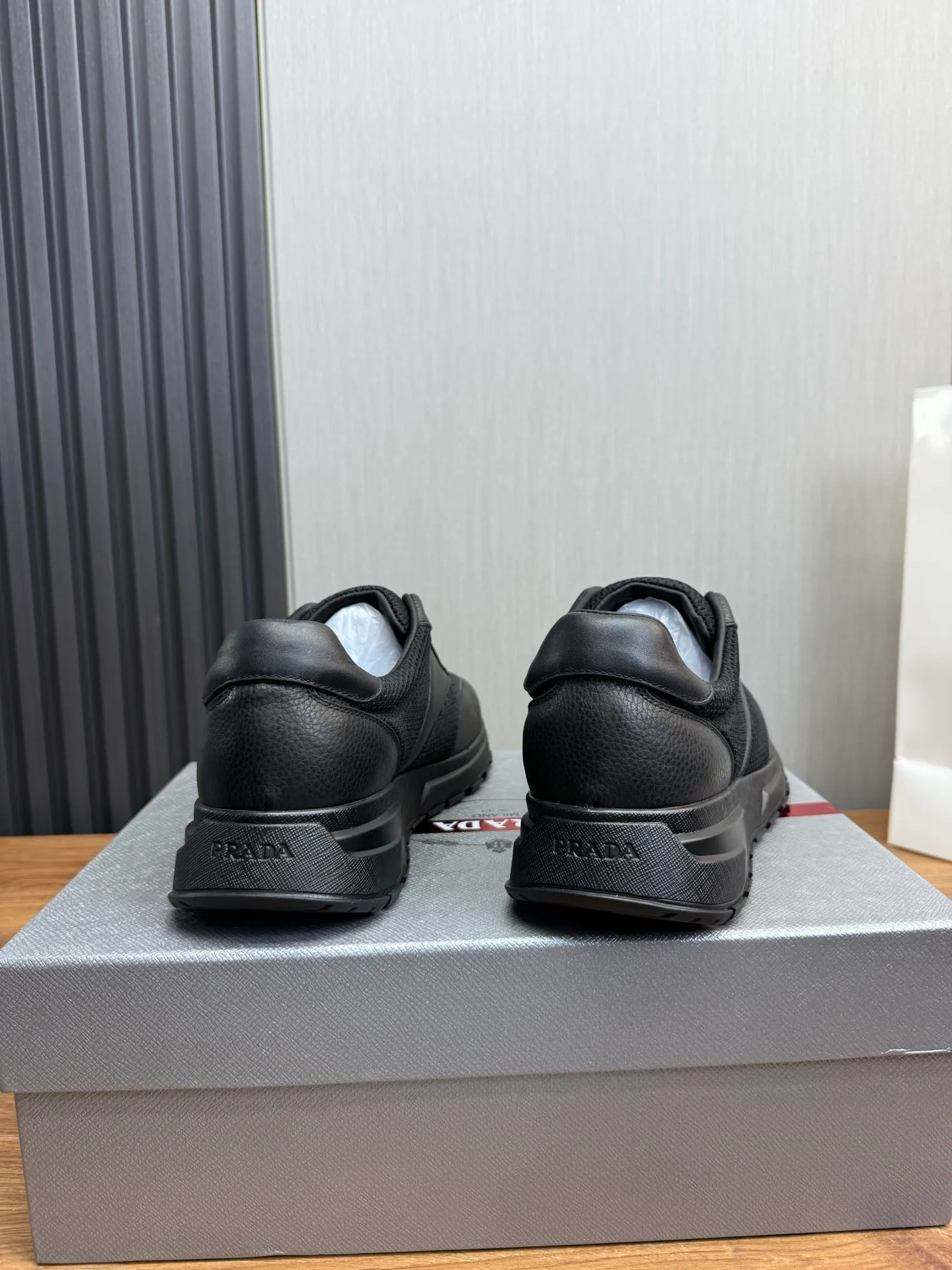 Men's shoes 💰560💰 [PRADA] Hot-selling men's shoes shipped 👏Official website synchronized ⬆️ Original cowhide fabric + cowhide lining, cowhide feet 🐮 1:1 shipment ✔️Original original bottom, 38-45 (45. Customized, non-refundable)